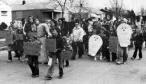 Love Canal residents protest. 