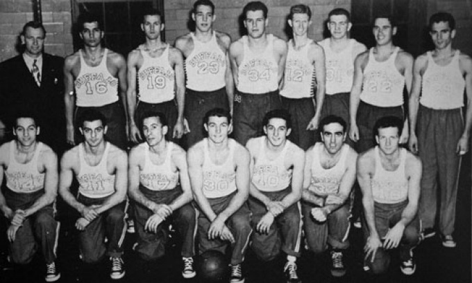 1948-1949 Buffalo Bulls Basketball team photo. 