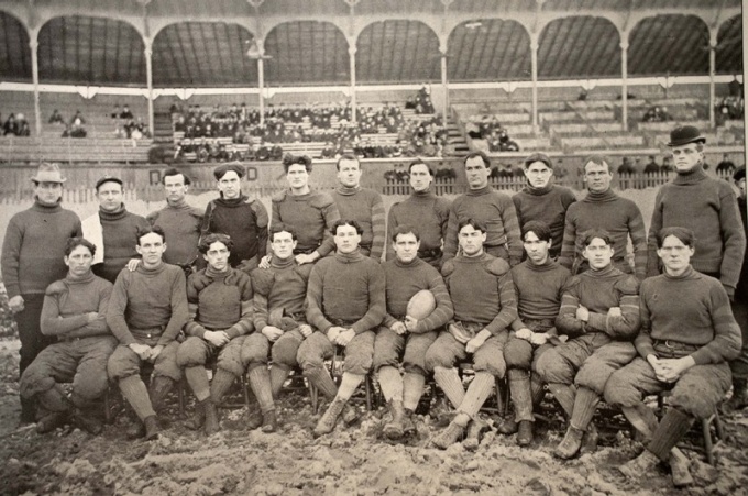 1900 Buffalo Football team photo. 
