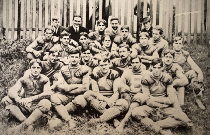 1902 Buffalo Football team photo. 