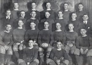 1918 Buffalo Football team photo. 
