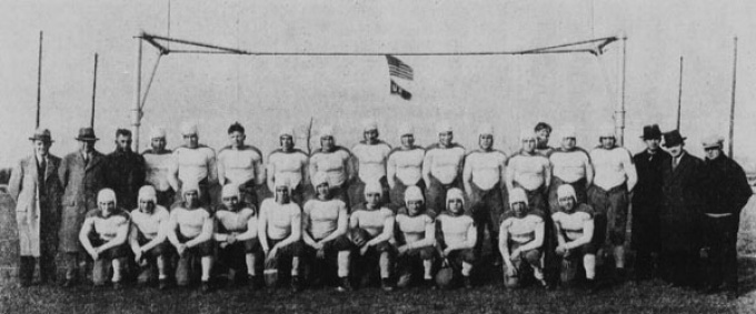 1929 Buffalo Bulls Football team photo. 