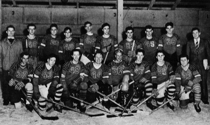 1946-1947 Buffalo Hockey team photo. 