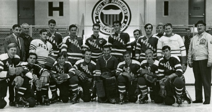 1967-1968 Buffalo Hockey team photo. 