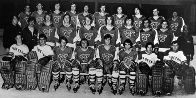1971-1972 Buffalo Hockey team photo. 