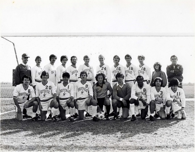 1982 Buffalo Bulls Men's Soccer team photo. 
