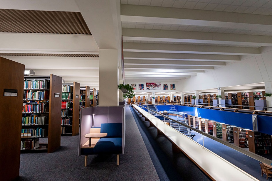 Photo of the Law Library third floor individual study seating. 