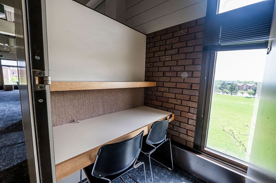 Photo of the Lockwood Library third floor open study carrels. 
