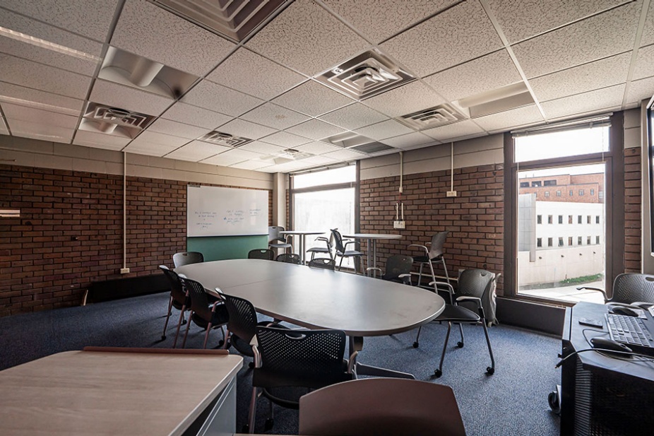 Photo of the Lockwood Library third floor group study room. 