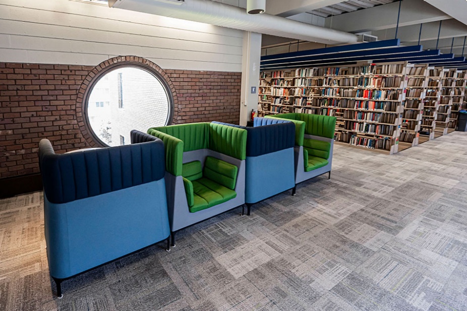 Photo of the Lockwood Library fourth floor comfortable seating options. 