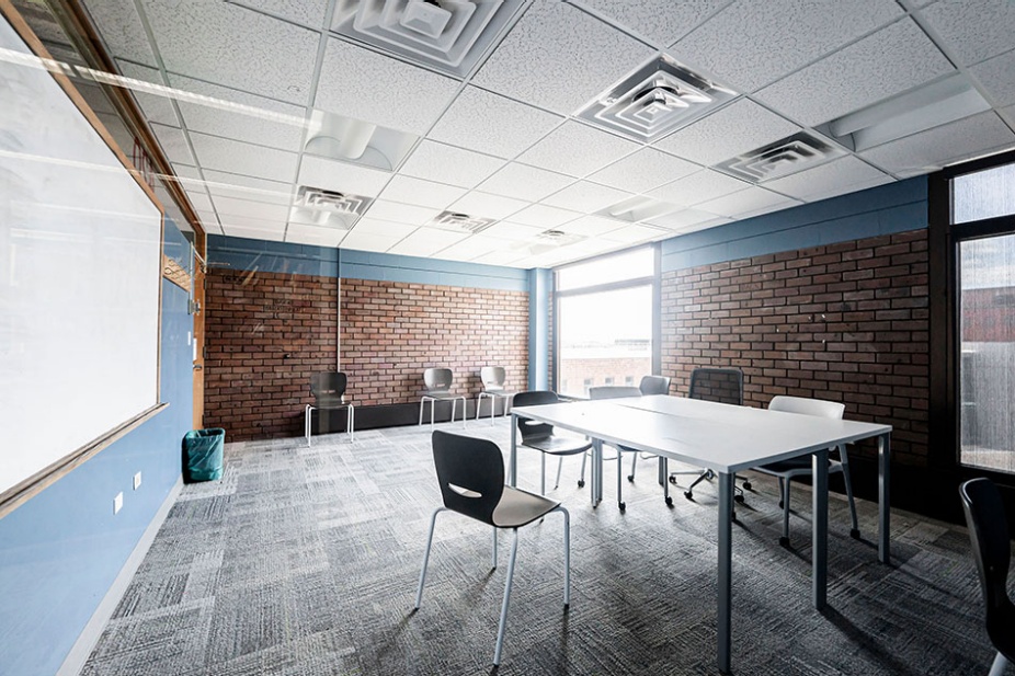 Photo of the Lockwood Library fourth floor group study room. 
