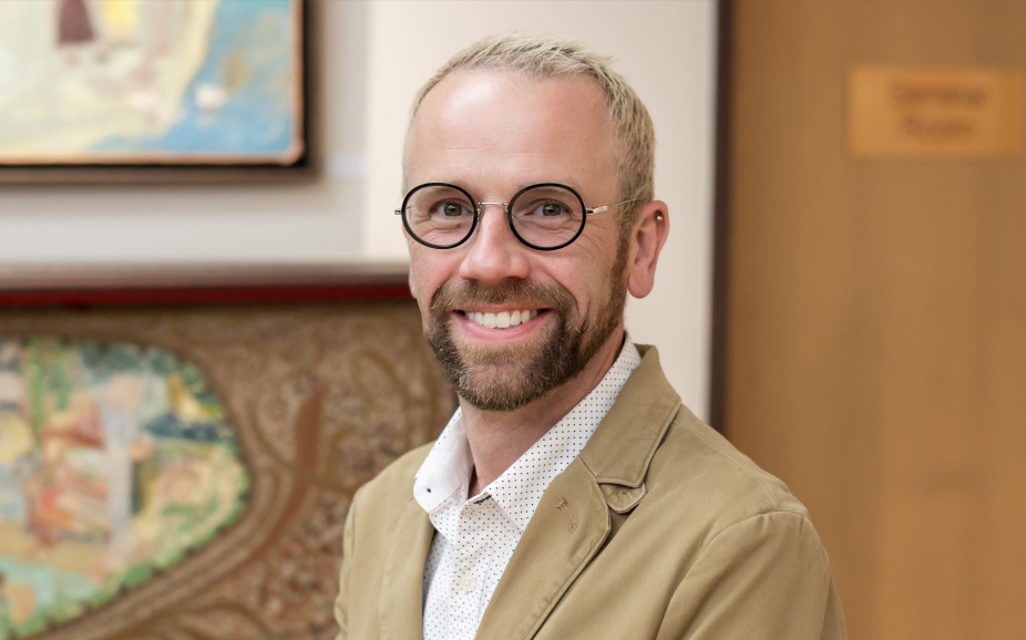 Todd Nibbe headshot. 